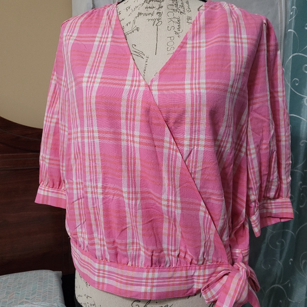 a.n.a Women's v neck 3/4 sleeve wrap blouse